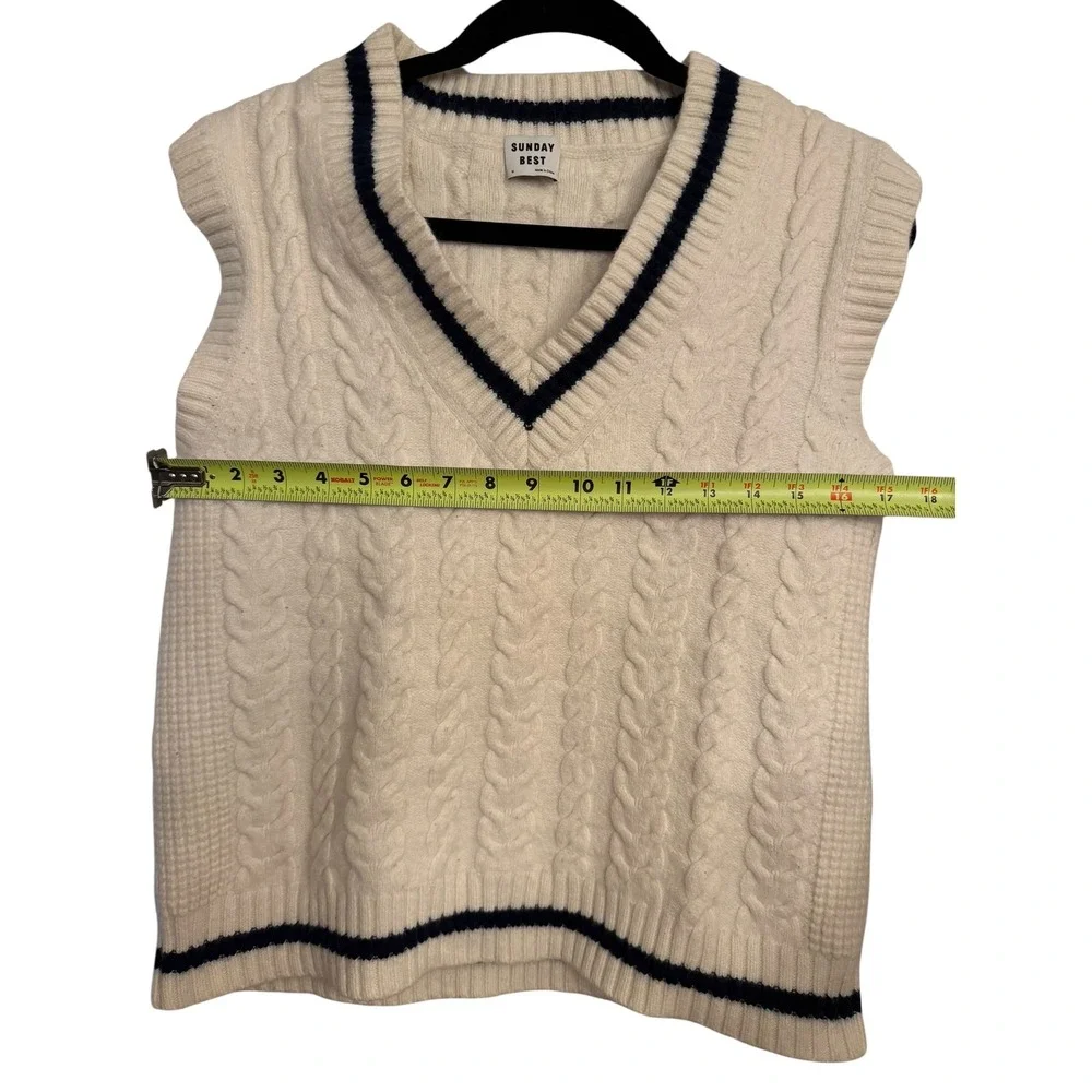 Aritzia Sunday Best Cable Knit Sweater Vest Cream Navy Merino Wool Blend Medium